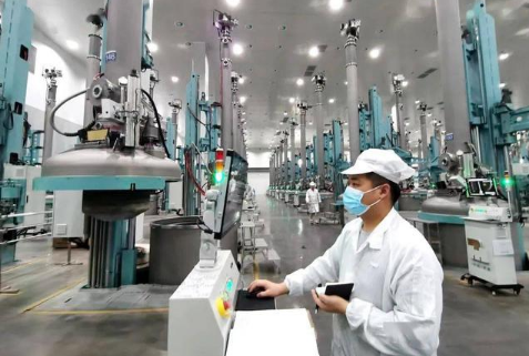 颗粒硅规模化量产达10万吨级，光伏生产工艺技术获突破