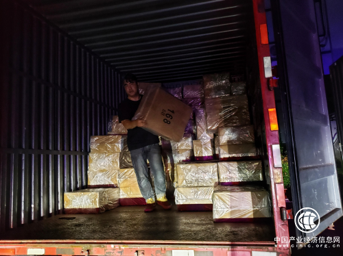 浙江绍兴：查封堵截守市场 “双节”前后一月查获违法卷烟33895条