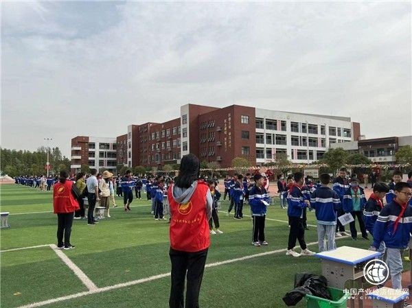 河南息县：遇事不慌找“小张”