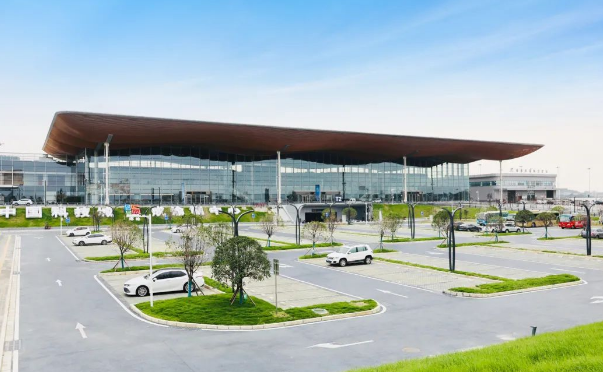 四川绵阳南郊机场T2航站楼投运