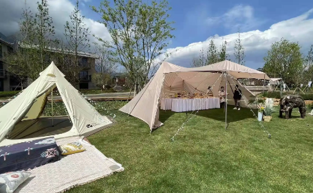 文旅部等多部门: 鼓励有条件旅游景区等划分露营休闲功能区