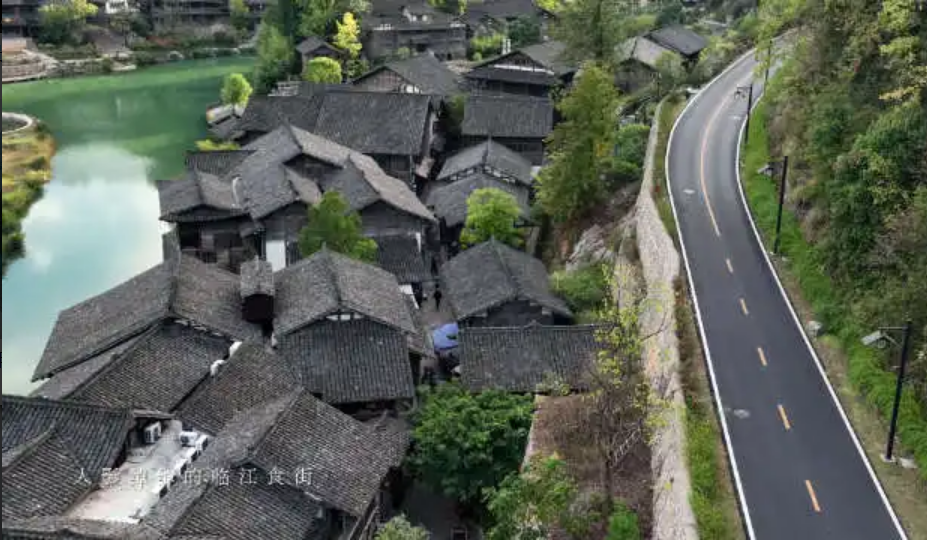 “反向旅游”兴起，诗与远方有了新选择