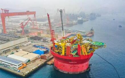 中国建造的规模最大的圆筒型FPSO在山东青岛完工交付