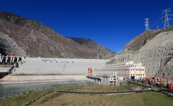 金沙江上游苏洼龙水电站全部机组投产发电