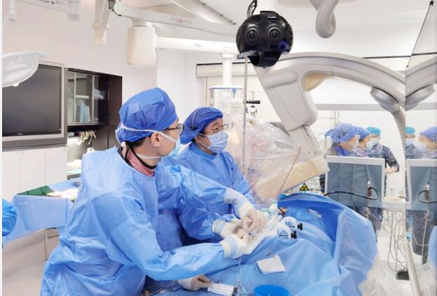 中国电信助力打造全球首个5G+VR心血管介入手术教学平台