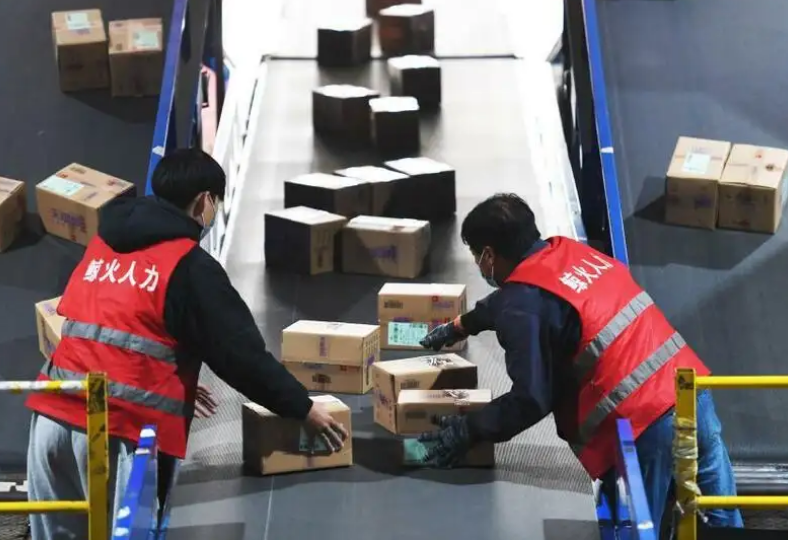 多方聚力 保障物流配送畅通