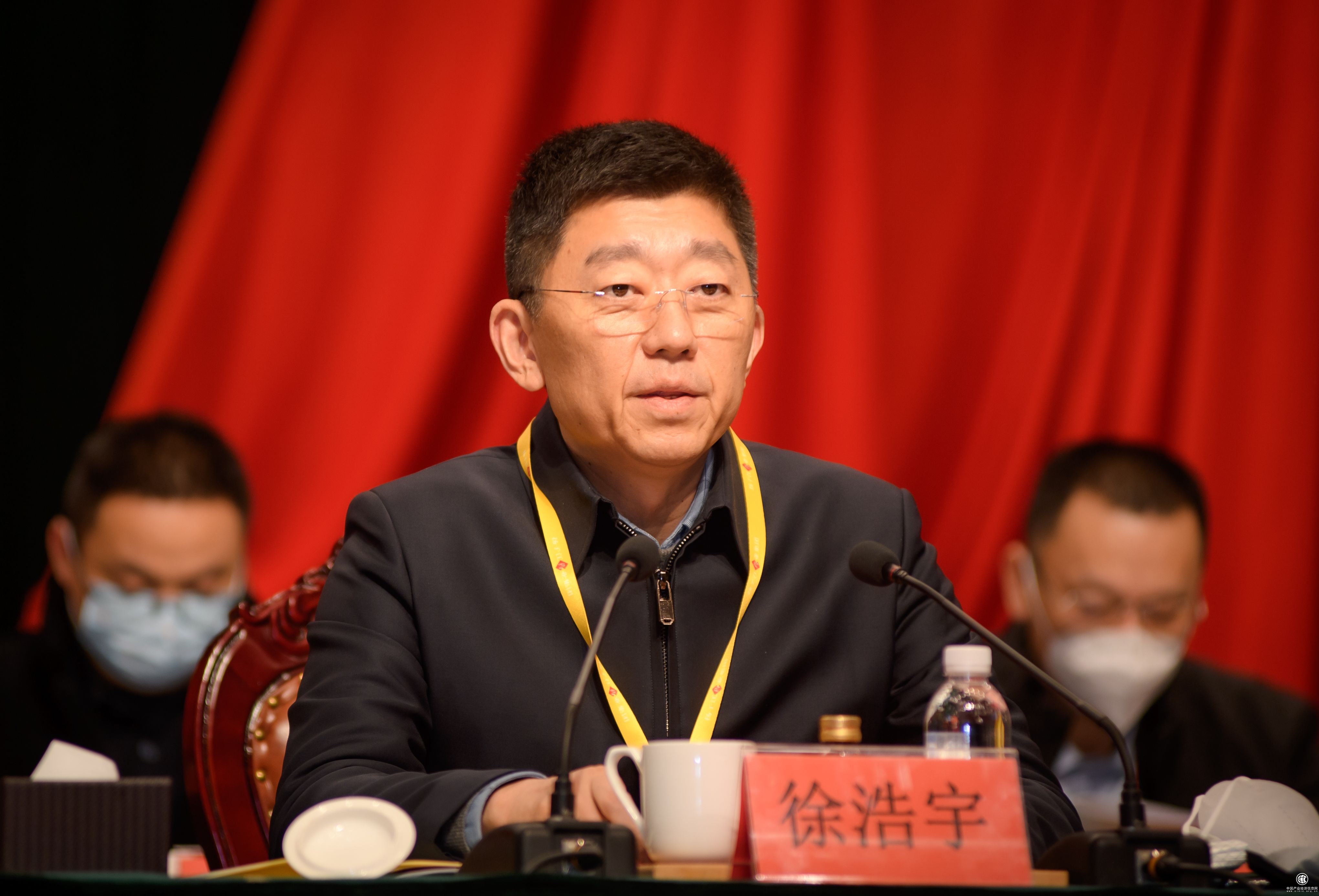 扬子江药业集团2022年年终工作会议召开勇立时代之潮汇聚创新之源坚守