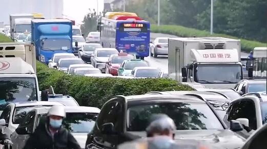 忙起来，热起来——新年首个工作日全国多地一线见闻