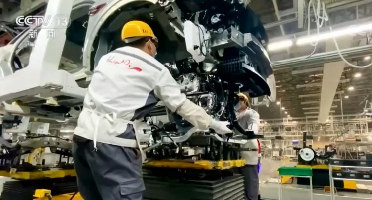 中央企业主要经营指标逆市上扬 成为经济的“顶梁柱”和“压舱石”