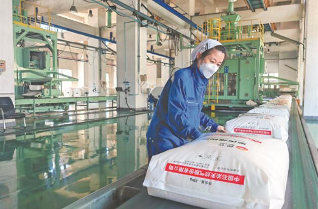 中国石油开足马力生产供应医疗物资