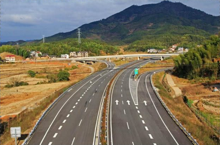 福建省普通公路投资连续两年突破400亿元