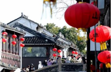 春节出行旅游暖意足，中国经济社会活力加速恢复