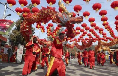 生产消费供需两旺 春节假期年味升腾