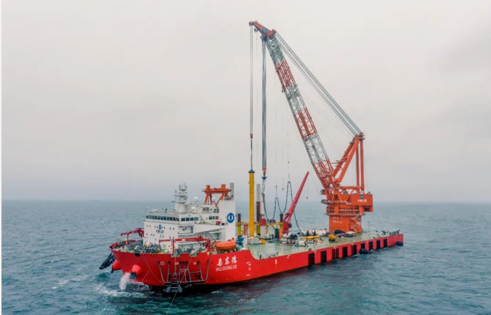 乌东德”号、“白鹤滩”号海上风电施工船首次开展施工作业