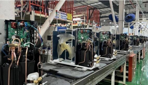 长虹搭载自研MCU芯片变频空调下线