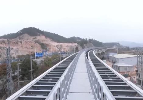 国内首条磁浮旅游专线首车上线 预计年底开通