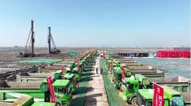 中国建材年产三万吨高性能碳纤维生产基地开工