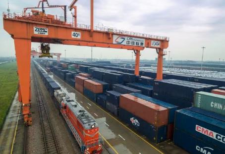 缩短1-2天 全国首列“快速通关”汽车专列发车