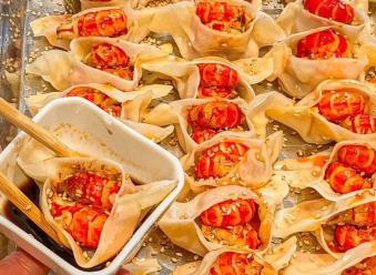 一夜爆火，网红开口笑龙虾锅贴能“笑”多久？