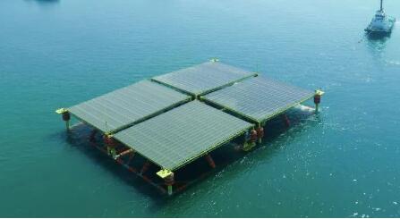 我国首个自主知识产权半潜式海上漂浮式光伏发电平台交付