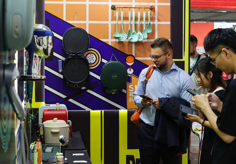 拥抱开放中国的发展新机遇——来自“中国第一展”广交会的一线观察