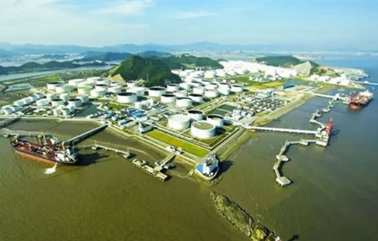 在“浙”里，石化重工业走出绿色发展新路径