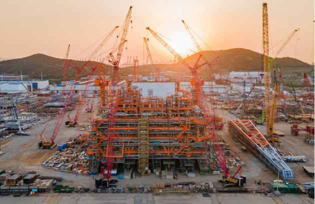 渤海湾首个千亿方大气田中心平台建造完成