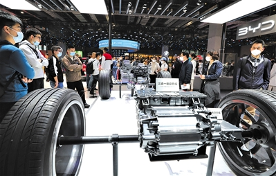 低端过剩、高端不足 破解动力电池产能结构性难题需多管齐下