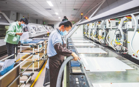 从“化工围江”到“绿色护江” 长江沿线兴起产业新地标