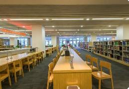 全国公共图书馆总藏量超13.5亿册