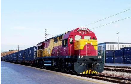 云南铁路首开乡村振兴货运班列
