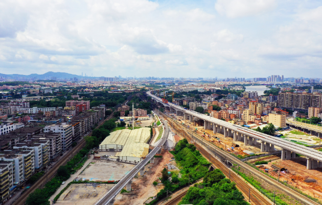 广湛高铁联络线成功接入华南地区最大编组站