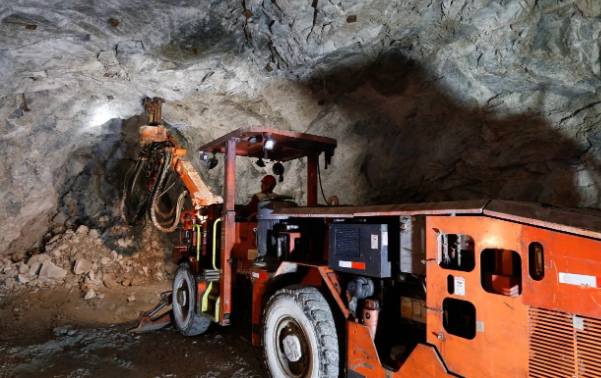 山东黄金集团上半年顺利实现“双过半”