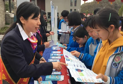 拓场景优利率 金融助力消费恢复向好