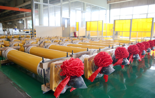 徐工“大长薄壁”液压缸抢滩多元市场