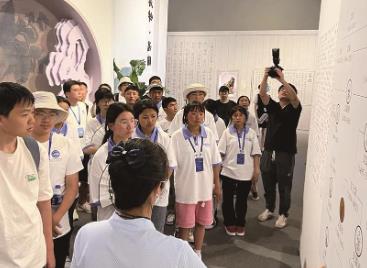 暑期研学的“热闹”与“烦恼”