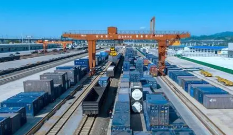 东盟货运集结 湖南怀化国际陆港前八月开行班列272列