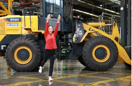 玉柴践行全民健身战略 支持开发首套司机健康操