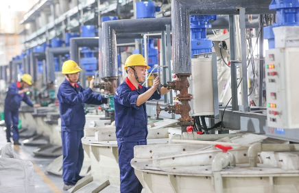 碳酸锂价格再度跌破20万元/吨大关 供需错配导致上下游企业利润下滑