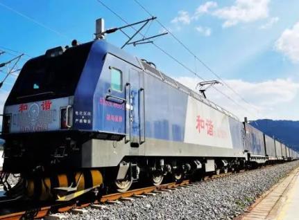 开通22个月 中老铁路货运量超2680万吨