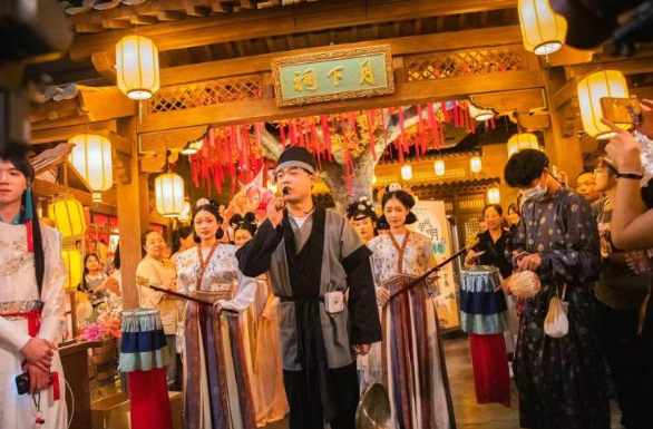 “解锁”新场景 催生新需求——中秋国庆假期消费新热点观察