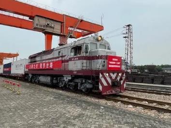 中欧班列“驰而不息” 贸易通道动能增强