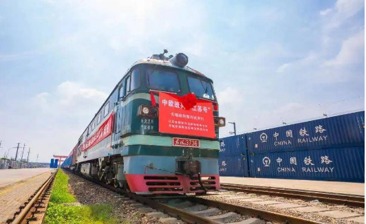 无锡开通首条笼车国际联运班列