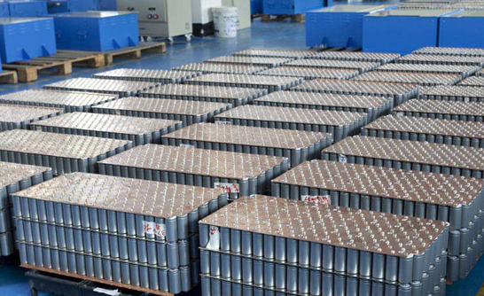 价格“腰斩”不改行业扩产步伐 磷酸铁锂遭遇产能“变现”难题