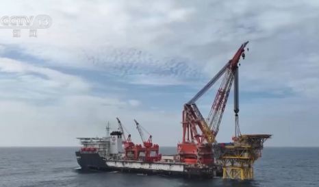 我国海上首个超高温超高压气田生产平台完成海上安装