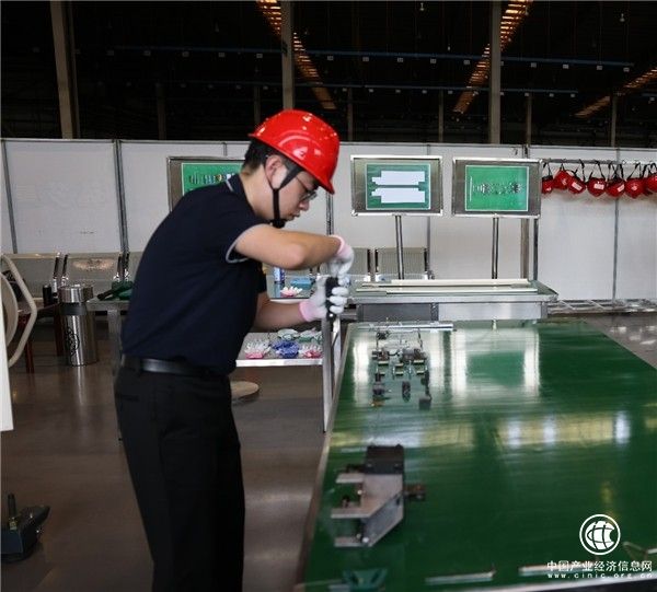 持续推动产业人才队伍建设，为高质量发展打造智力引擎