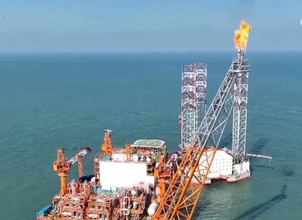 我国渤海首个千亿方大气田成功投产