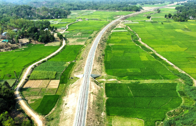 中国中铁承建的孟加拉国多考铁路开通运营