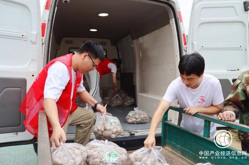庆元：乡村农产品搭上了香溢返程“共富专列”