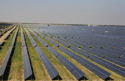 全国单体规模最大光伏治沙项目在鄂尔多斯并网